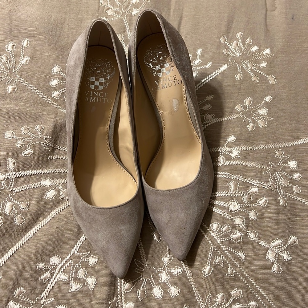 Vince Camuto – “NIKAIYA” Pump Heels Nude